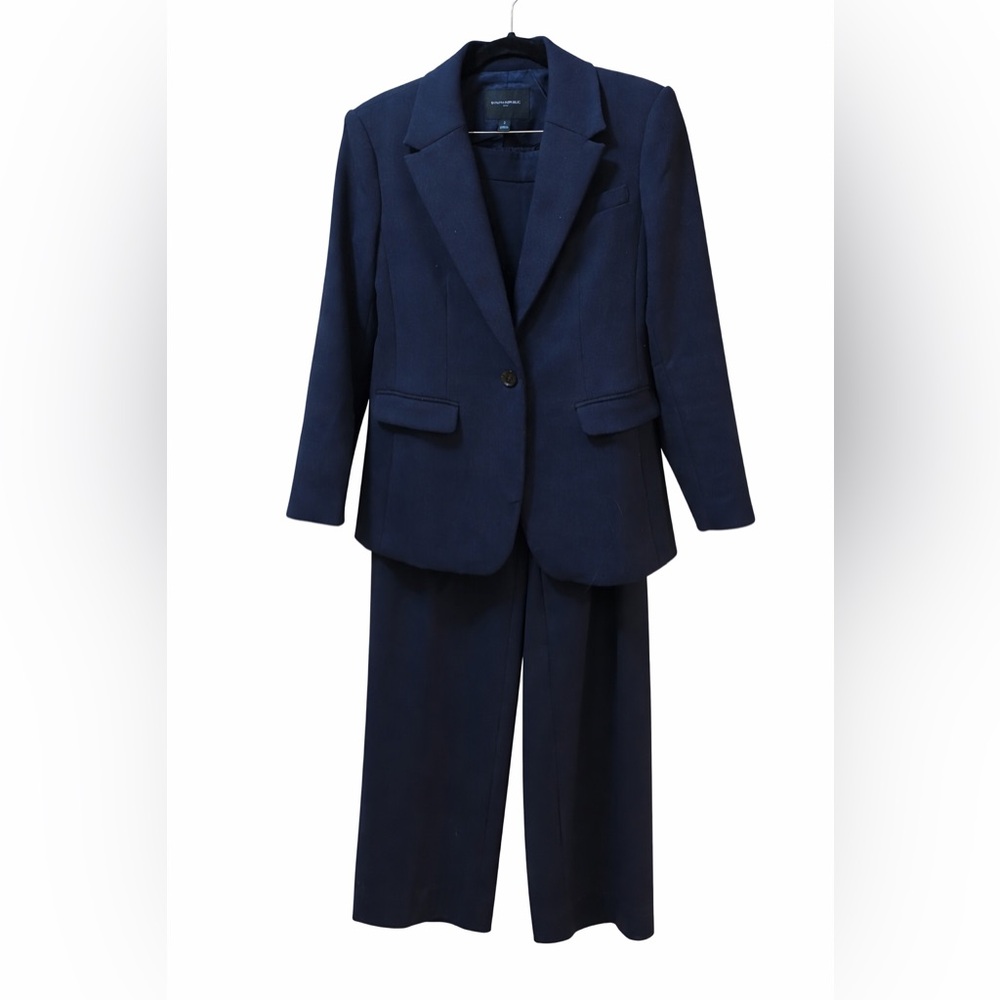 Banana Republic Navy Women's Suit Blazer and Pants